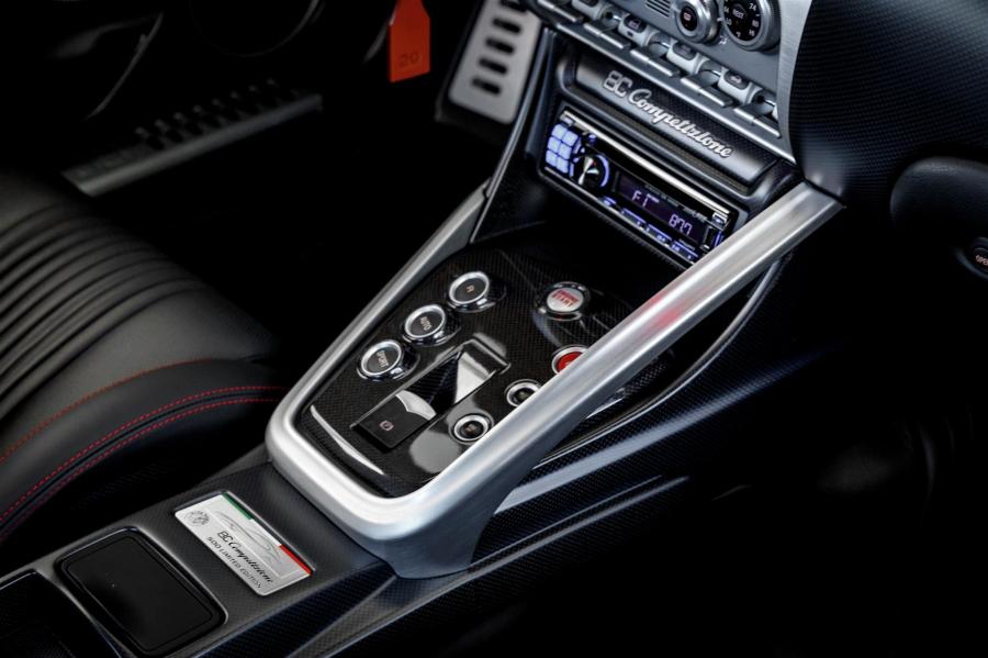 Детали интерьера Alfa Romeo 8C Competizione 2008 года  (фото 60 из 143)